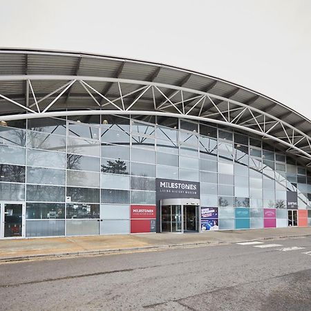 Modern Serviced Apartments For Contractors & Families With Free Parking, Wifi & Netflix By Redwood Stays Basingstoke Dış mekan fotoğraf