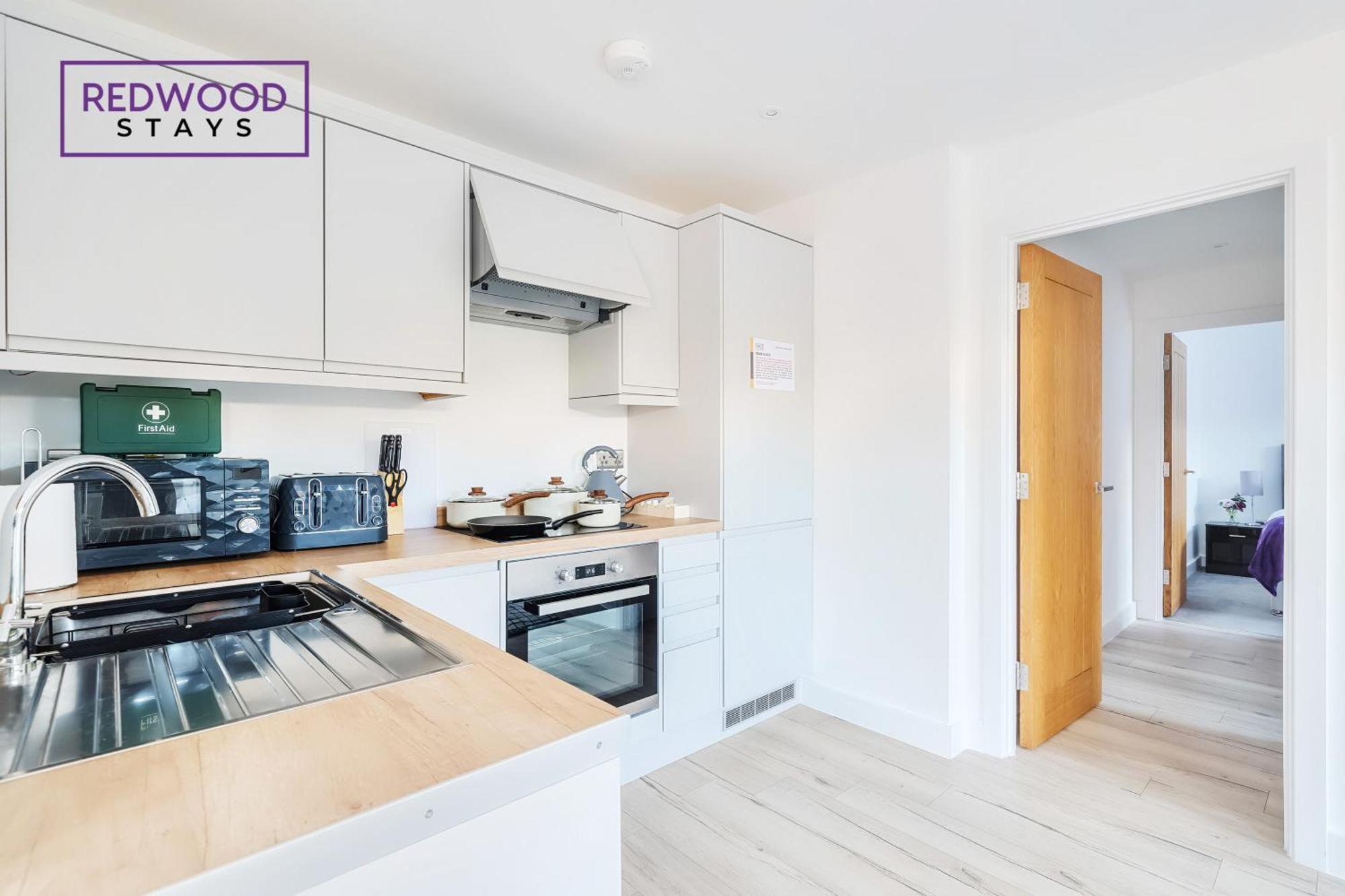 Modern Serviced Apartments For Contractors & Families With Free Parking, Wifi & Netflix By Redwood Stays Basingstoke Dış mekan fotoğraf