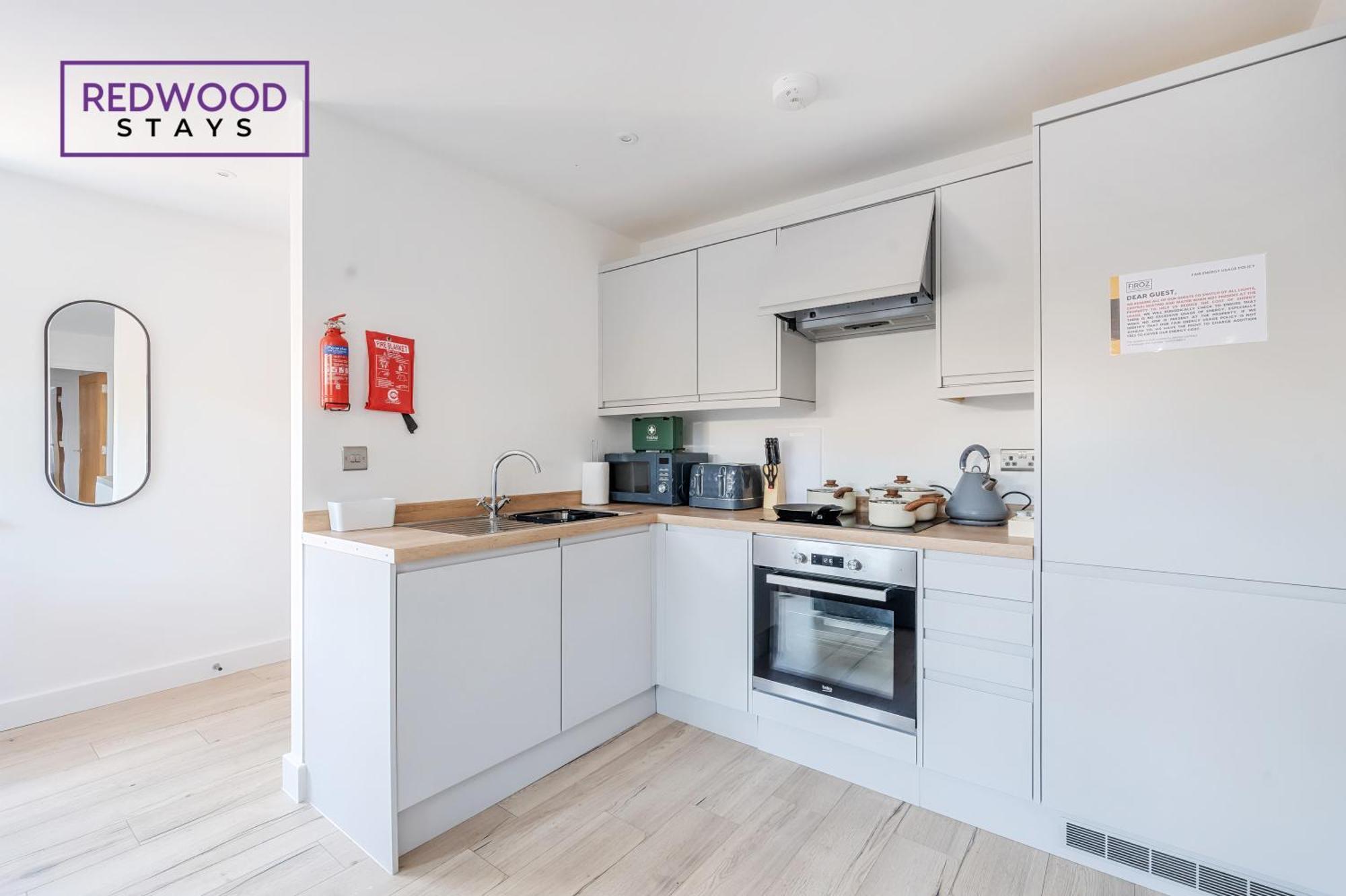 Modern Serviced Apartments For Contractors & Families With Free Parking, Wifi & Netflix By Redwood Stays Basingstoke Dış mekan fotoğraf
