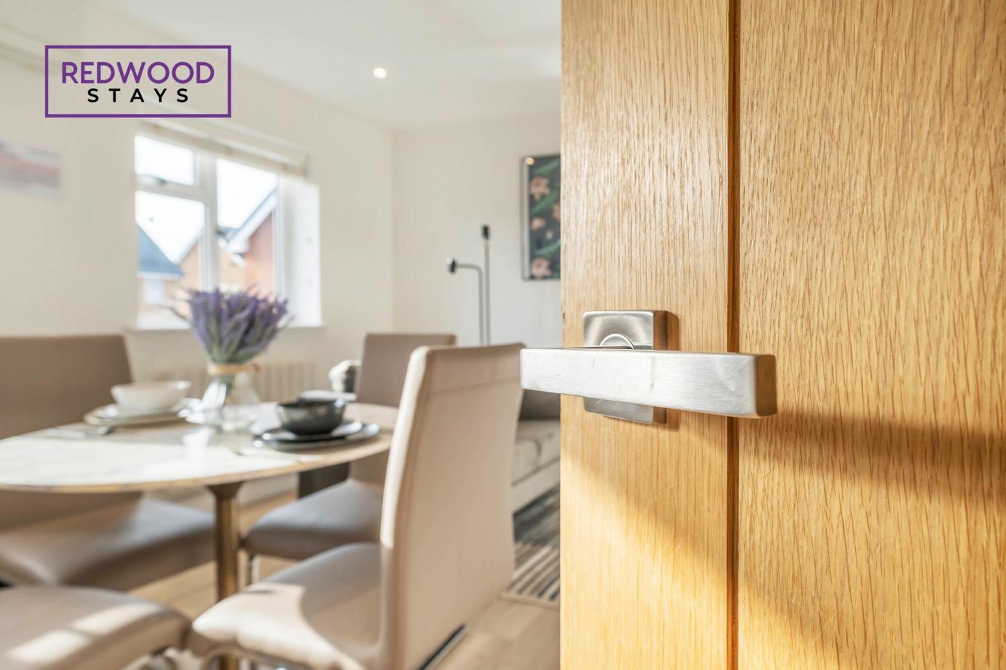Modern Serviced Apartments For Contractors & Families With Free Parking, Wifi & Netflix By Redwood Stays Basingstoke Dış mekan fotoğraf