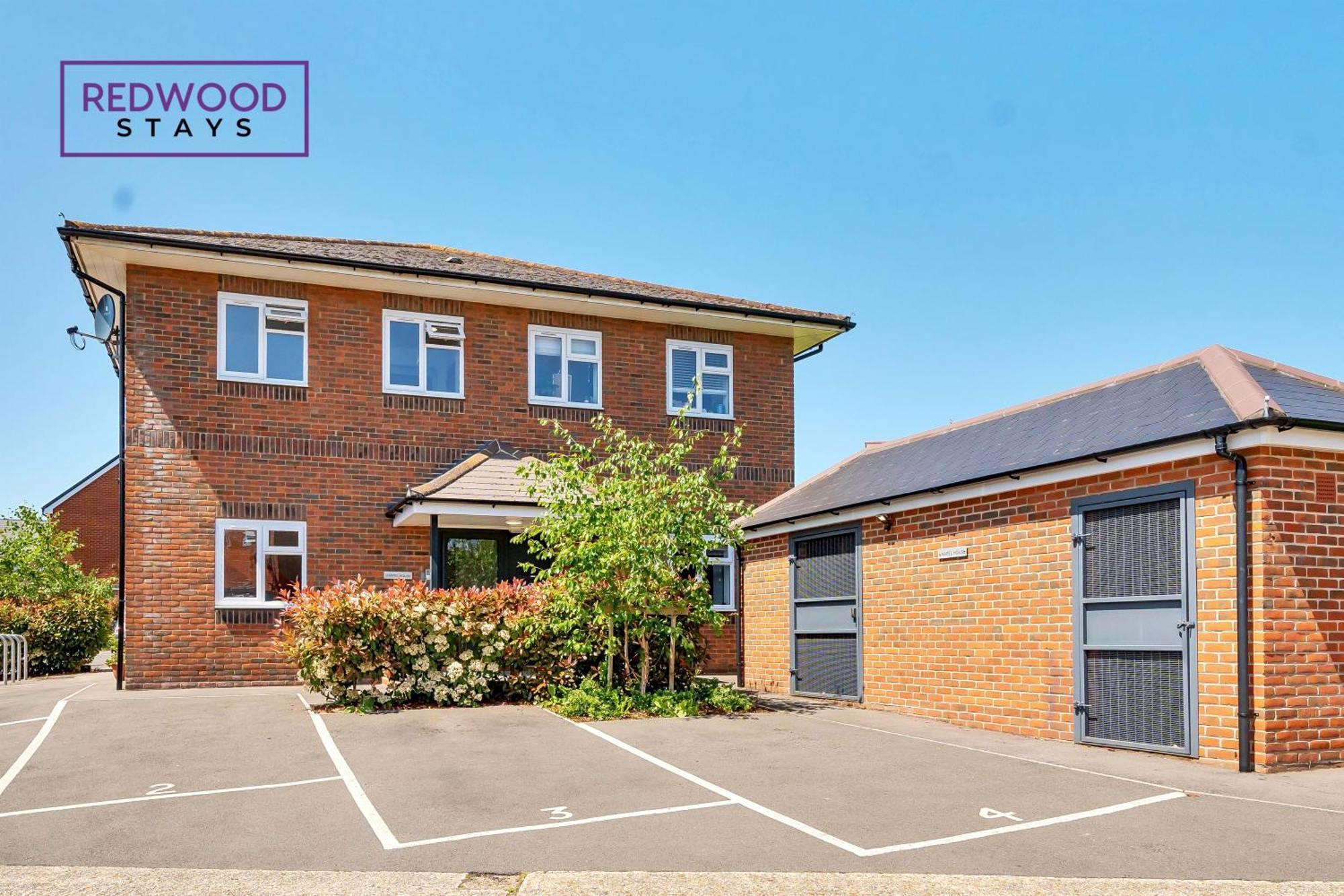 Modern Serviced Apartments For Contractors & Families With Free Parking, Wifi & Netflix By Redwood Stays Basingstoke Dış mekan fotoğraf