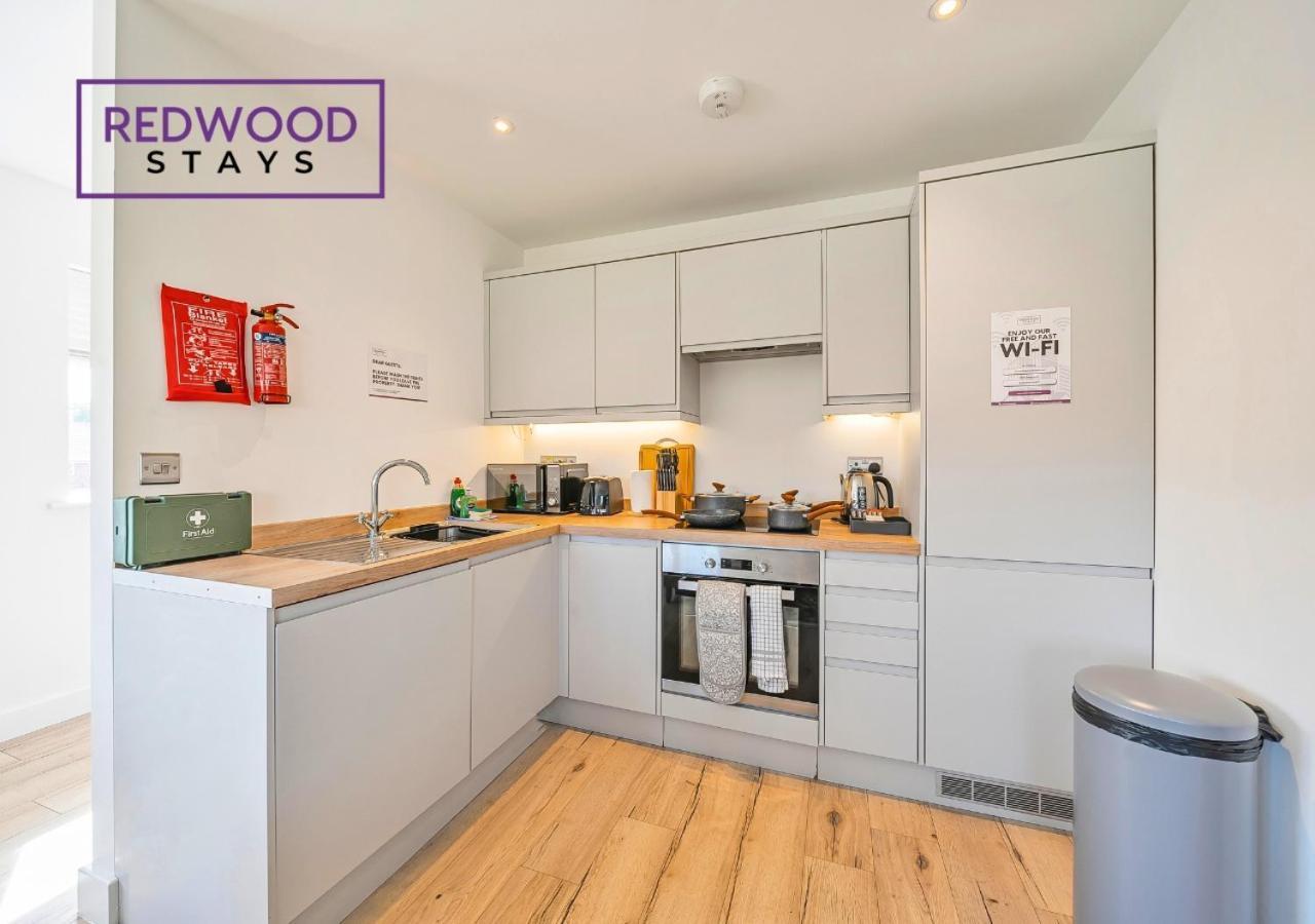 Modern Serviced Apartments For Contractors & Families With Free Parking, Wifi & Netflix By Redwood Stays Basingstoke Dış mekan fotoğraf
